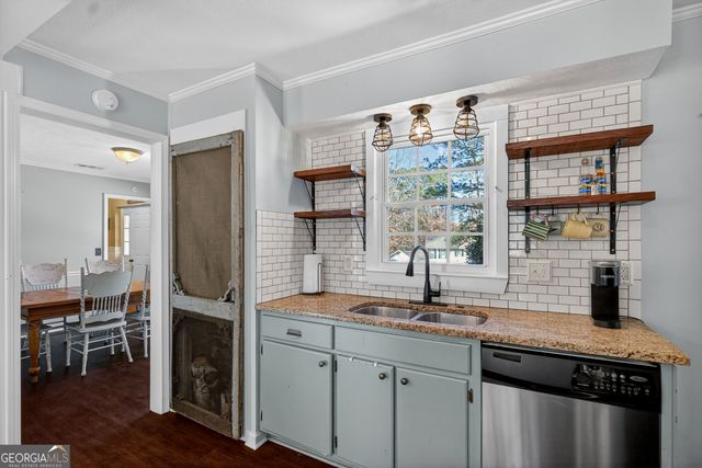 214 Willowcrest Way, Lagrange, GA 30240