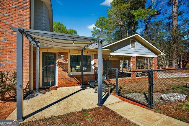 214 Willowcrest Way, Lagrange, GA 30240