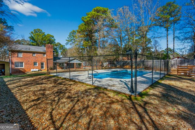 214 Willowcrest Way, Lagrange, GA 30240