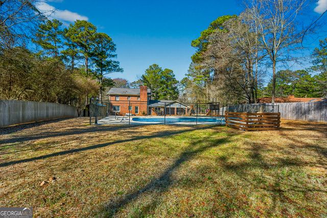 214 Willowcrest Way, Lagrange, GA 30240