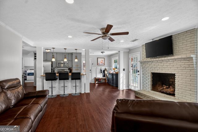 214 Willowcrest Way, Lagrange, GA 30240