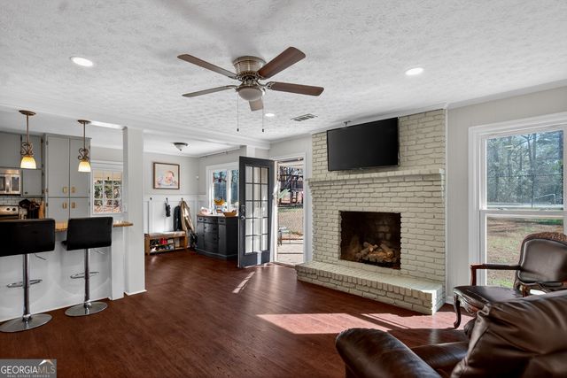 214 Willowcrest Way, Lagrange, GA 30240