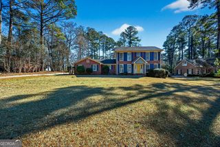214 Willowcrest Way, Lagrange, GA 30240