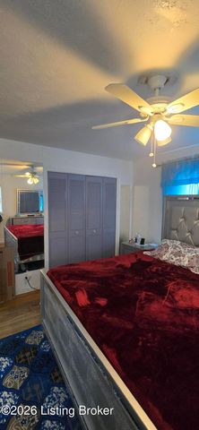 5913 Prestwood Ct, Louisville, KY 40219