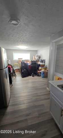 5913 Prestwood Ct, Louisville, KY 40219