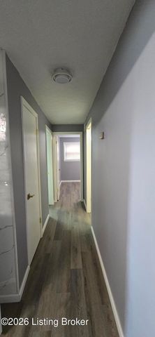 5913 Prestwood Ct, Louisville, KY 40219