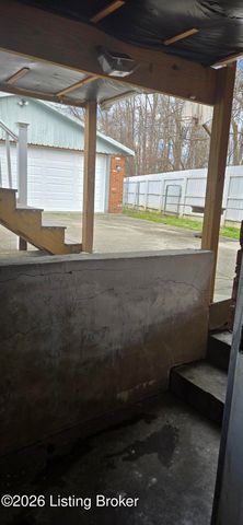 5913 Prestwood Ct, Louisville, KY 40219