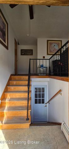 5913 Prestwood Ct, Louisville, KY 40219