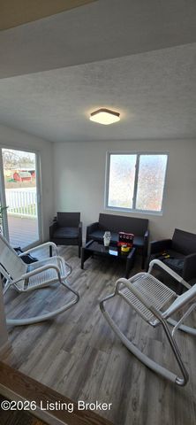 5913 Prestwood Ct, Louisville, KY 40219