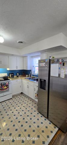 5913 Prestwood Ct, Louisville, KY 40219