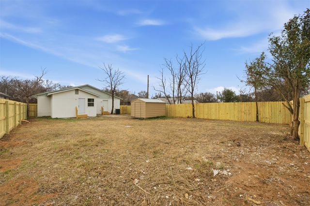 1221 Chestnut Street, Waco, TX 76704