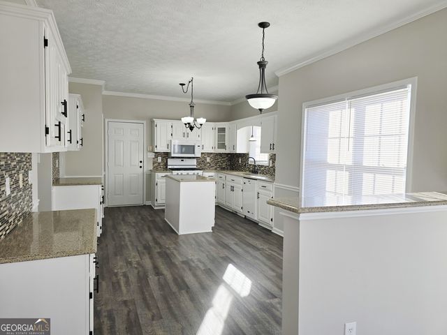 150 Varsailles Place, Ellenwood, GA 30294