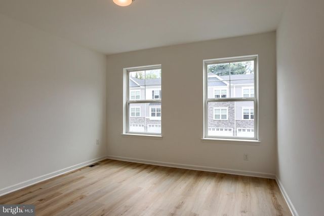 1 WOODS DR, Camp Hill, PA 17011