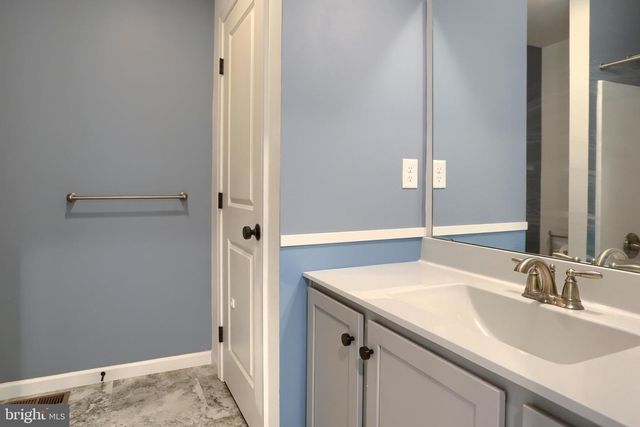 1 WOODS DR, Camp Hill, PA 17011