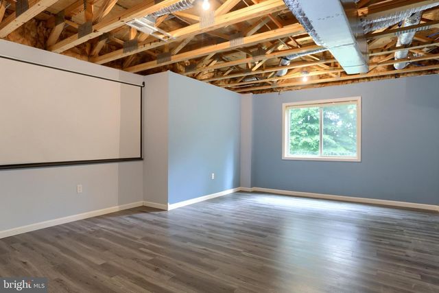 1 WOODS DR, Camp Hill, PA 17011