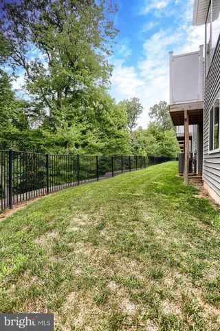 1 WOODS DR, Camp Hill, PA 17011