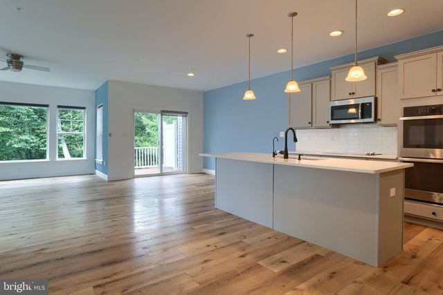 1 WOODS DR, Camp Hill, PA 17011