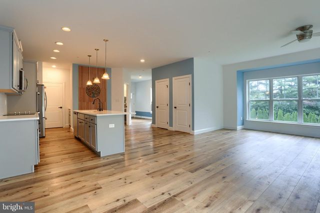 1 WOODS DR, Camp Hill, PA 17011