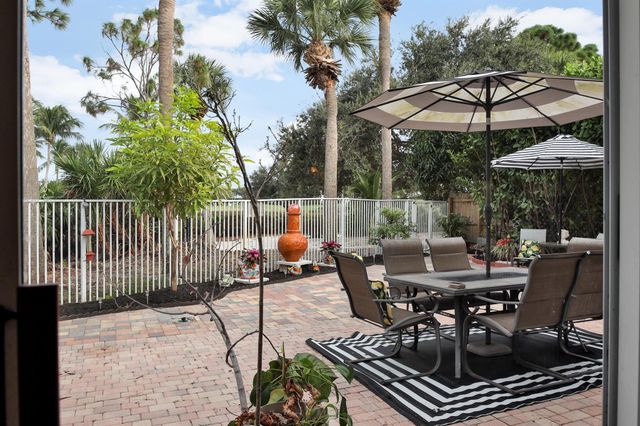 2070 Chagall Circle, West Palm Beach, FL 33409