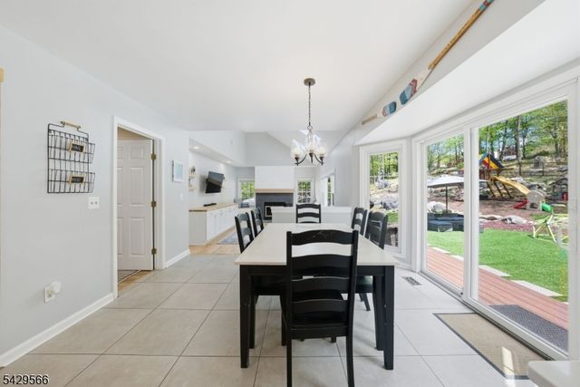 71 Chincopee Rd, Jefferson Twp., NJ 07849