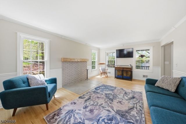 71 Chincopee Rd, Jefferson Twp., NJ 07849