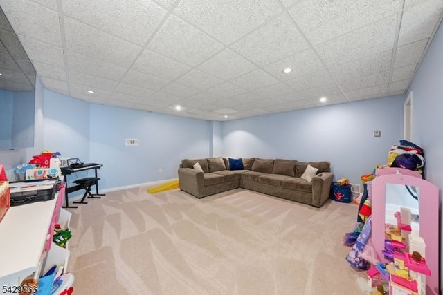 71 Chincopee Rd, Jefferson Twp., NJ 07849