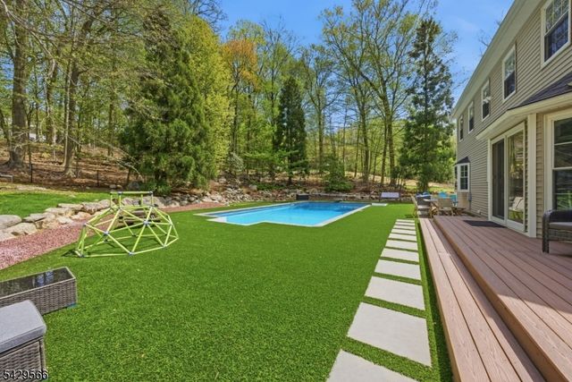 71 Chincopee Rd, Jefferson Twp., NJ 07849