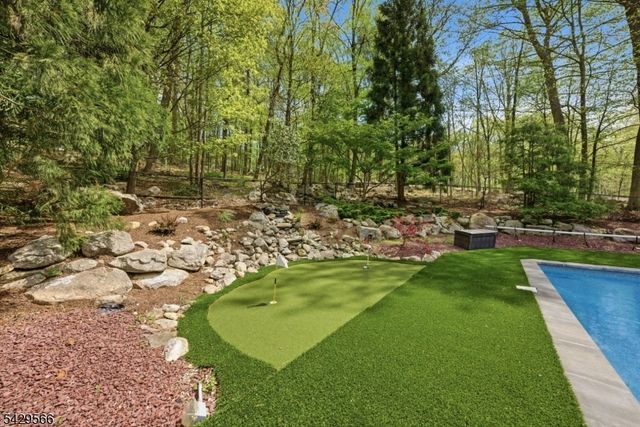 71 Chincopee Rd, Jefferson Twp., NJ 07849