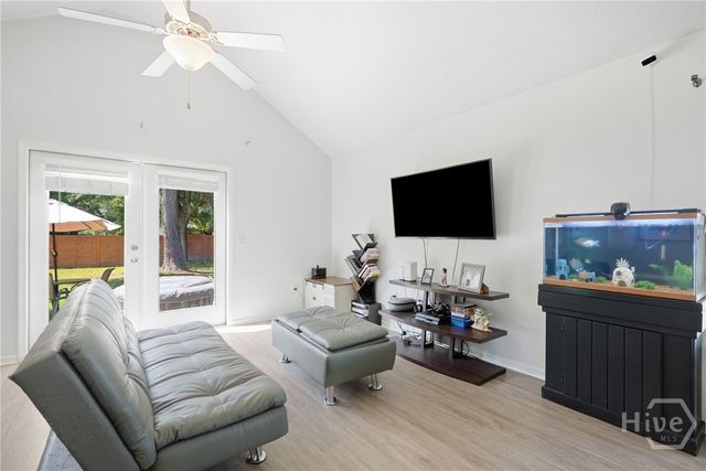 115 S Circle Drive, Savannah, GA 31405