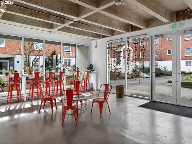 900 Ne 81ST Ave 314, Portland, OR 97213