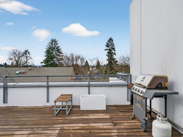 900 Ne 81ST Ave 314, Portland, OR 97213