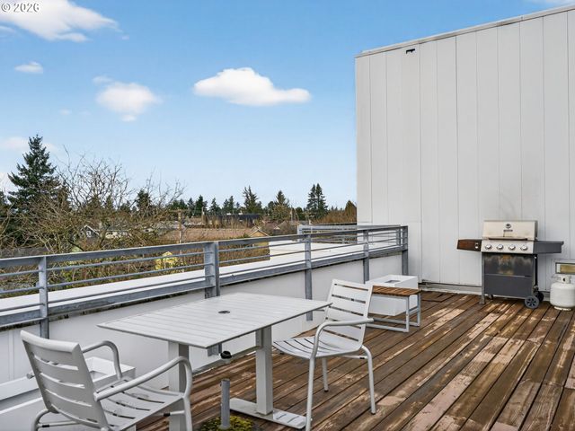 900 Ne 81ST Ave 314, Portland, OR 97213