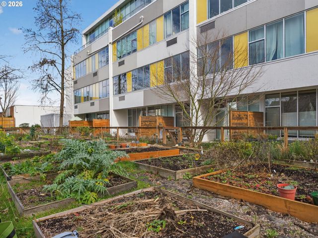 900 Ne 81ST Ave 314, Portland, OR 97213