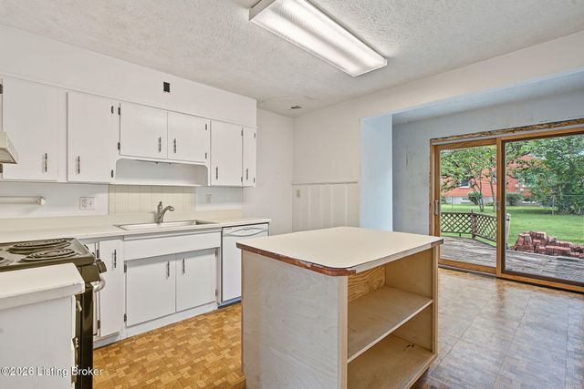 501 Westwood Dr, Louisville, KY 40243