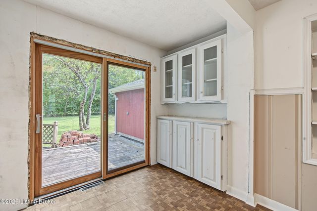 501 Westwood Dr, Louisville, KY 40243