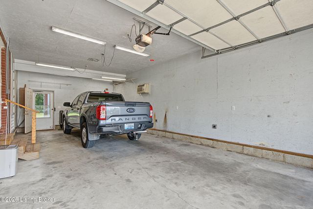 501 Westwood Dr, Louisville, KY 40243