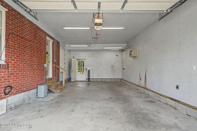 501 Westwood Dr, Louisville, KY 40243