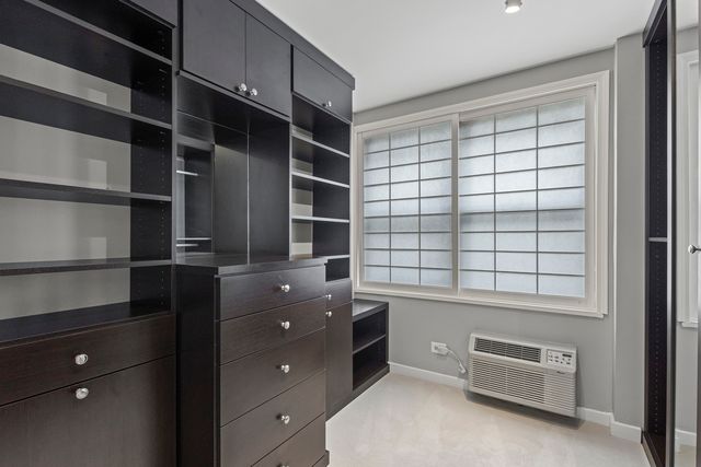 850 N Dewitt Place 18A, Chicago, IL 60611