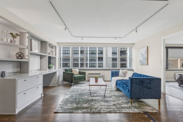 850 N Dewitt Place 18A, Chicago, IL 60611