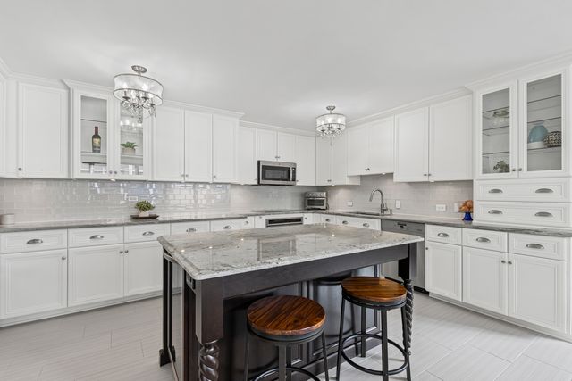 850 N Dewitt Place 18A, Chicago, IL 60611