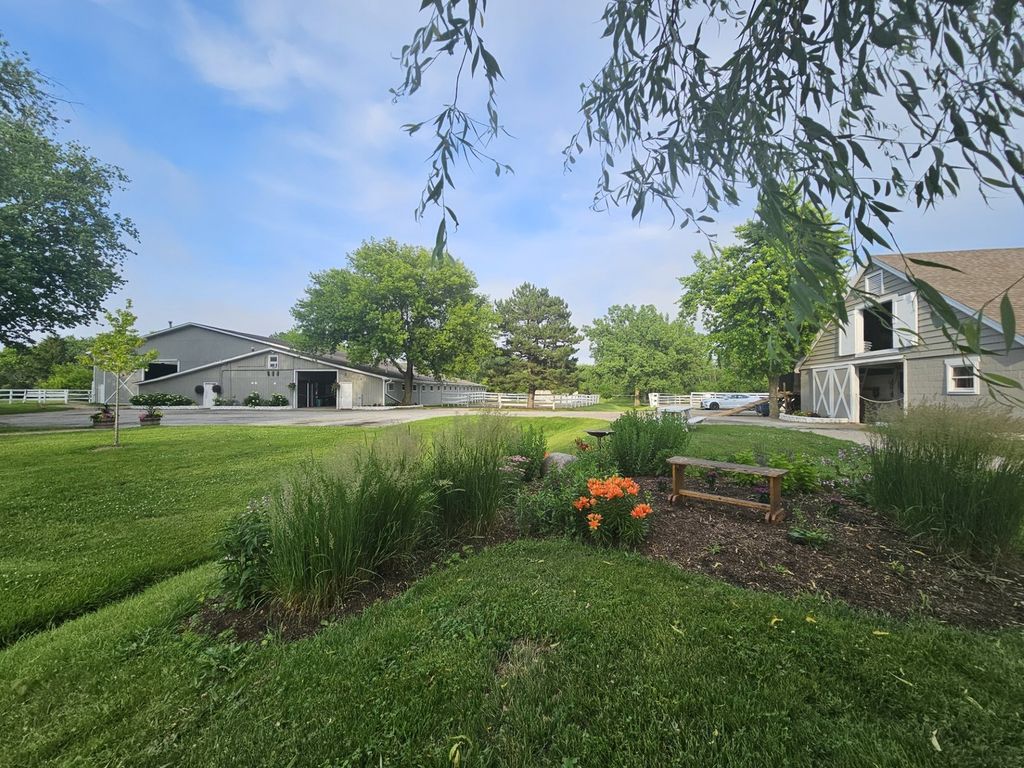14314 Towne Trail, Green Oaks, IL 60048