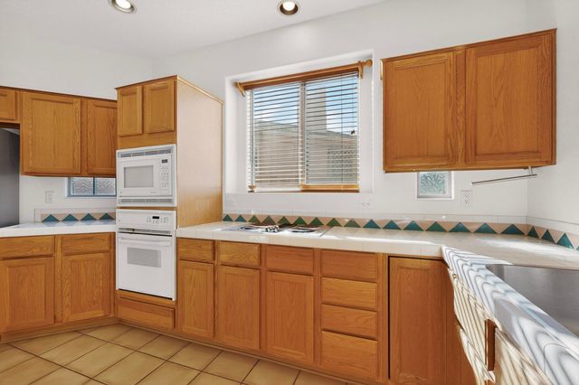 9623 Vista Casitas Drive NW, Albuquerque, NM 87114