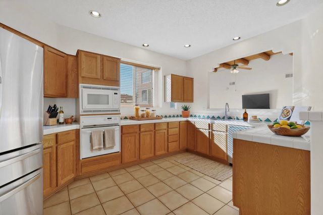 9623 Vista Casitas Drive NW, Albuquerque, NM 87114