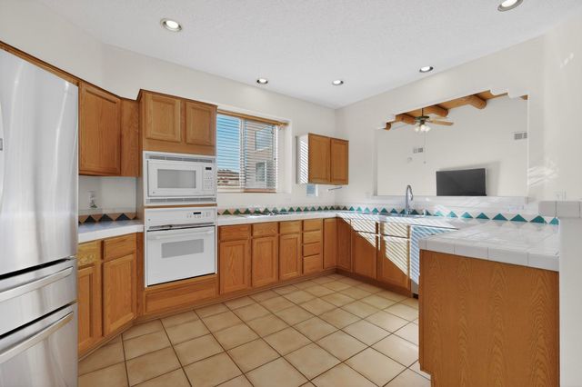 9623 Vista Casitas Drive NW, Albuquerque, NM 87114