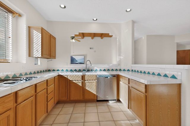 9623 Vista Casitas Drive NW, Albuquerque, NM 87114