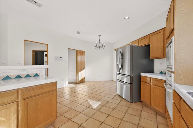 9623 Vista Casitas Drive NW, Albuquerque, NM 87114