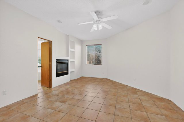 9623 Vista Casitas Drive NW, Albuquerque, NM 87114