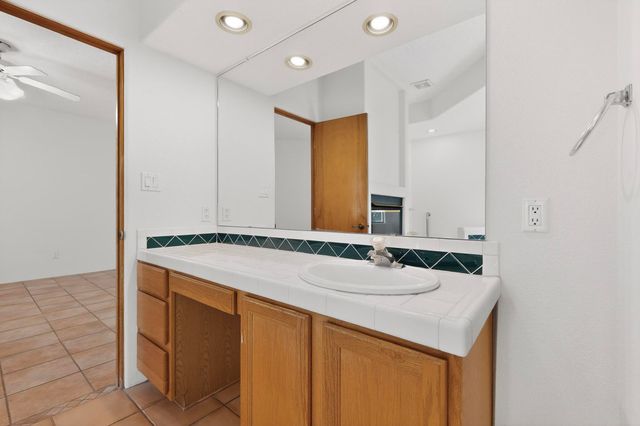 9623 Vista Casitas Drive NW, Albuquerque, NM 87114