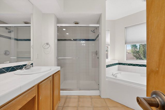 9623 Vista Casitas Drive NW, Albuquerque, NM 87114