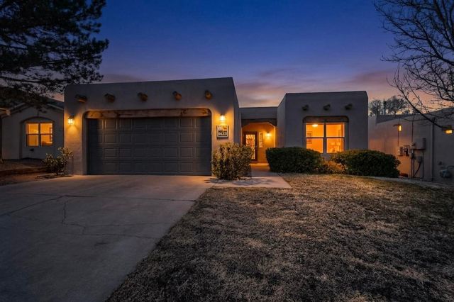 9623 Vista Casitas Drive NW, Albuquerque, NM 87114